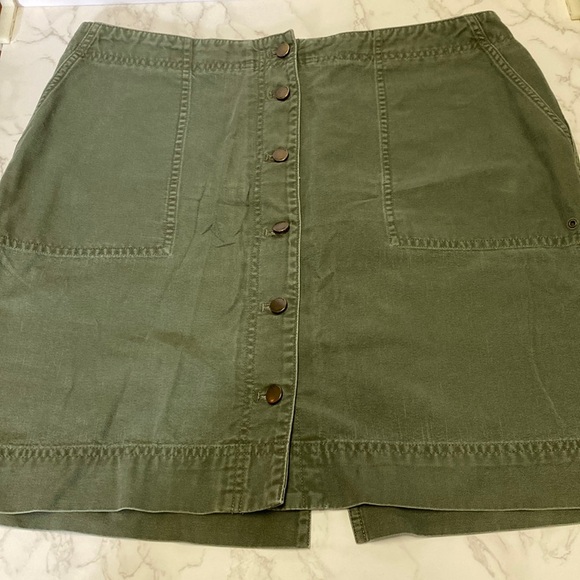 Lauren Ralph Lauren army green 100% cotton mini skirt. Size 14. - Picture 1 of 5